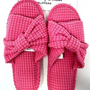 NEW Charter Club Cozy Pink Slippers Women’s Size 5-6 Brand New